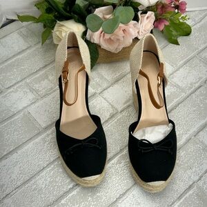 Elegant Black and Cream Espadrille Wedges